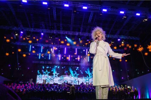 screenshot-2024-06-20-at-16-17-13-sabrina-weckerlin-begeistert-beim-grossen-adventskonzert-in-dresden-u.a.-mit-eiskoenigin-hit