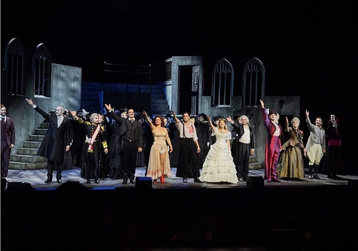 screenshot-2024-06-20-at-18-02-34-alexander-klaws-lehrt-im-musical-jekyll-&-hyde-in-darmstadt-den-zuschauern-das-fuerchten